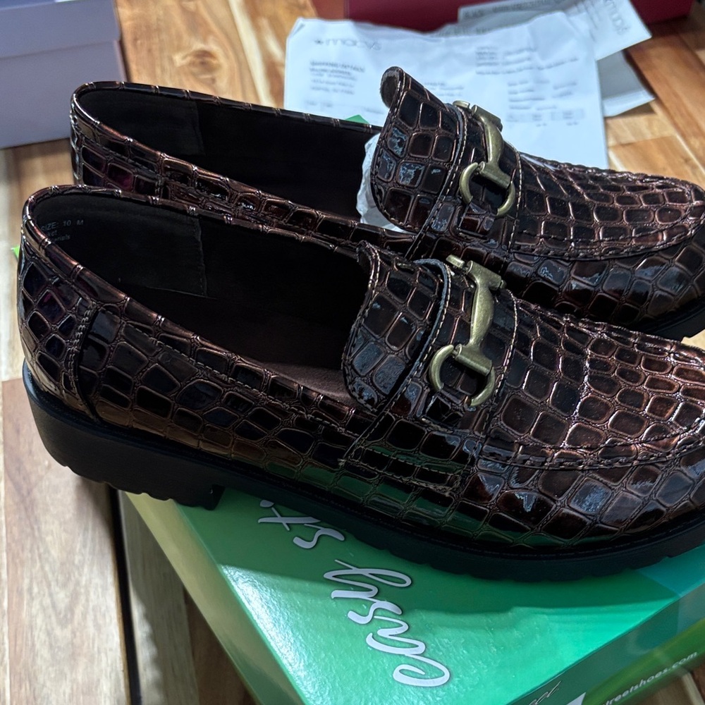 Easy Street Brown Crocodile Pattern Loafers